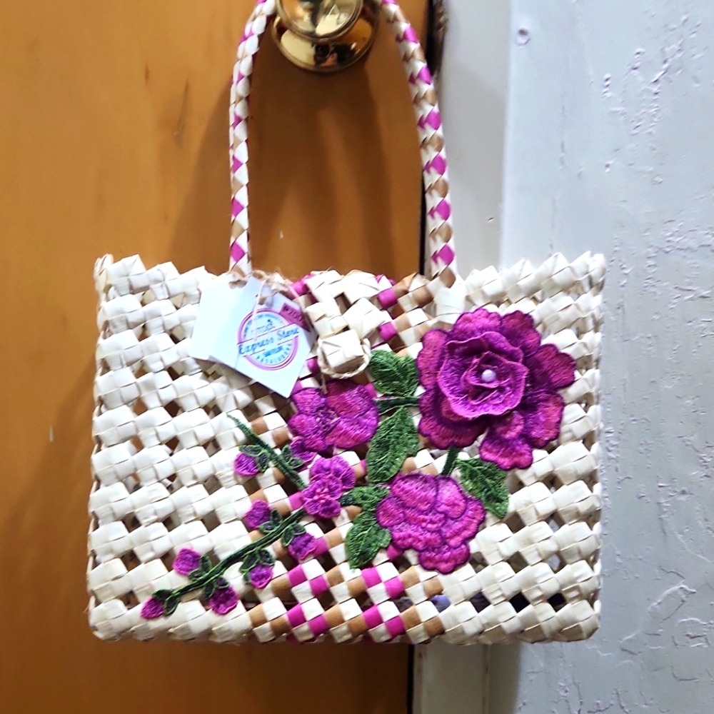 Native handicraft bag